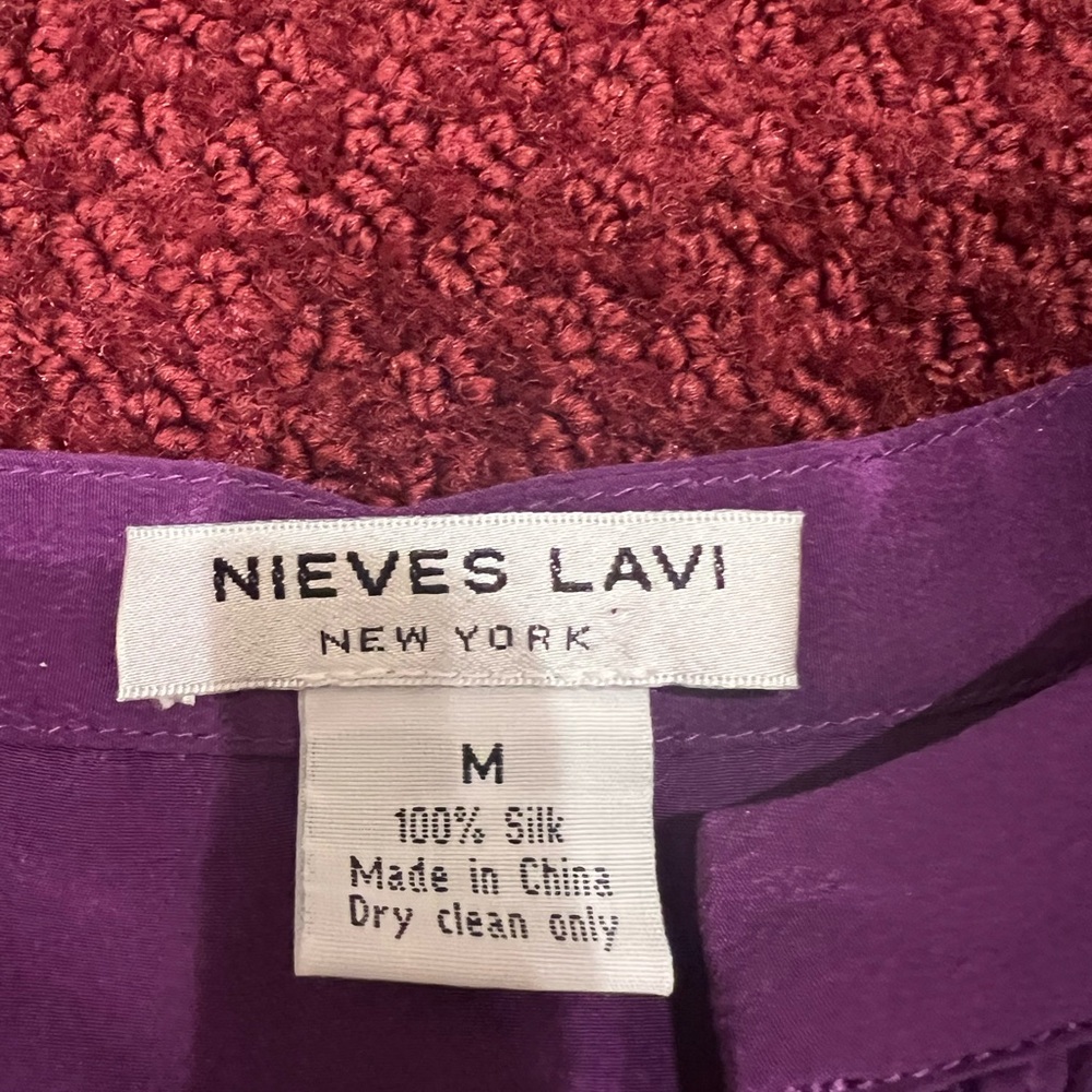 Nieves Lavi New York 100% Silk Blouse Plum Purple Size Medium - Picture 12 of 13